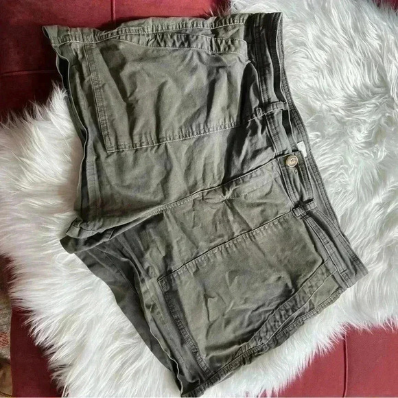 A New Day Women's Green and Khaki Shorts size XL / 18 - Picture 10 of 12